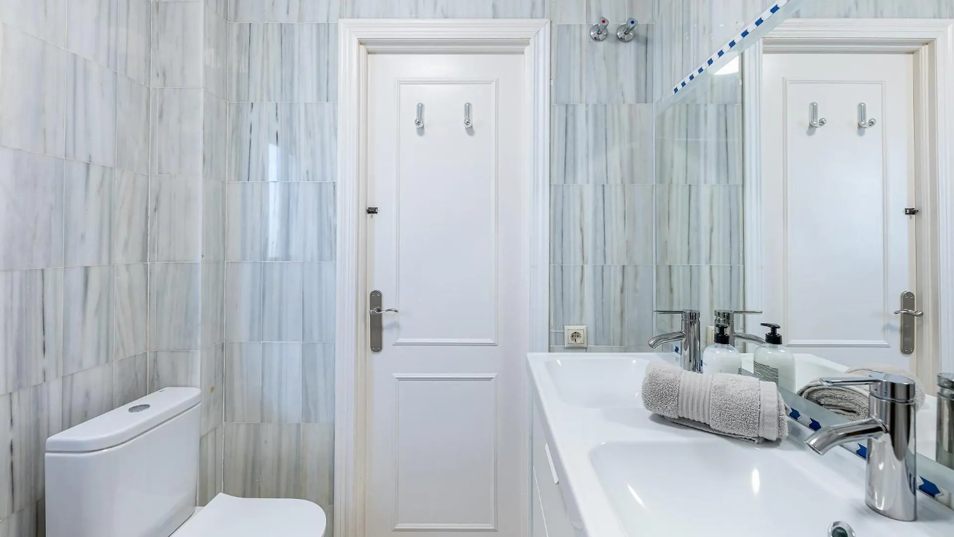 Sitio de Calahonda Calahonda 2 Bed With Indoor Swimming Pool 아파트 0*, Sitio de Calahonda 스페인