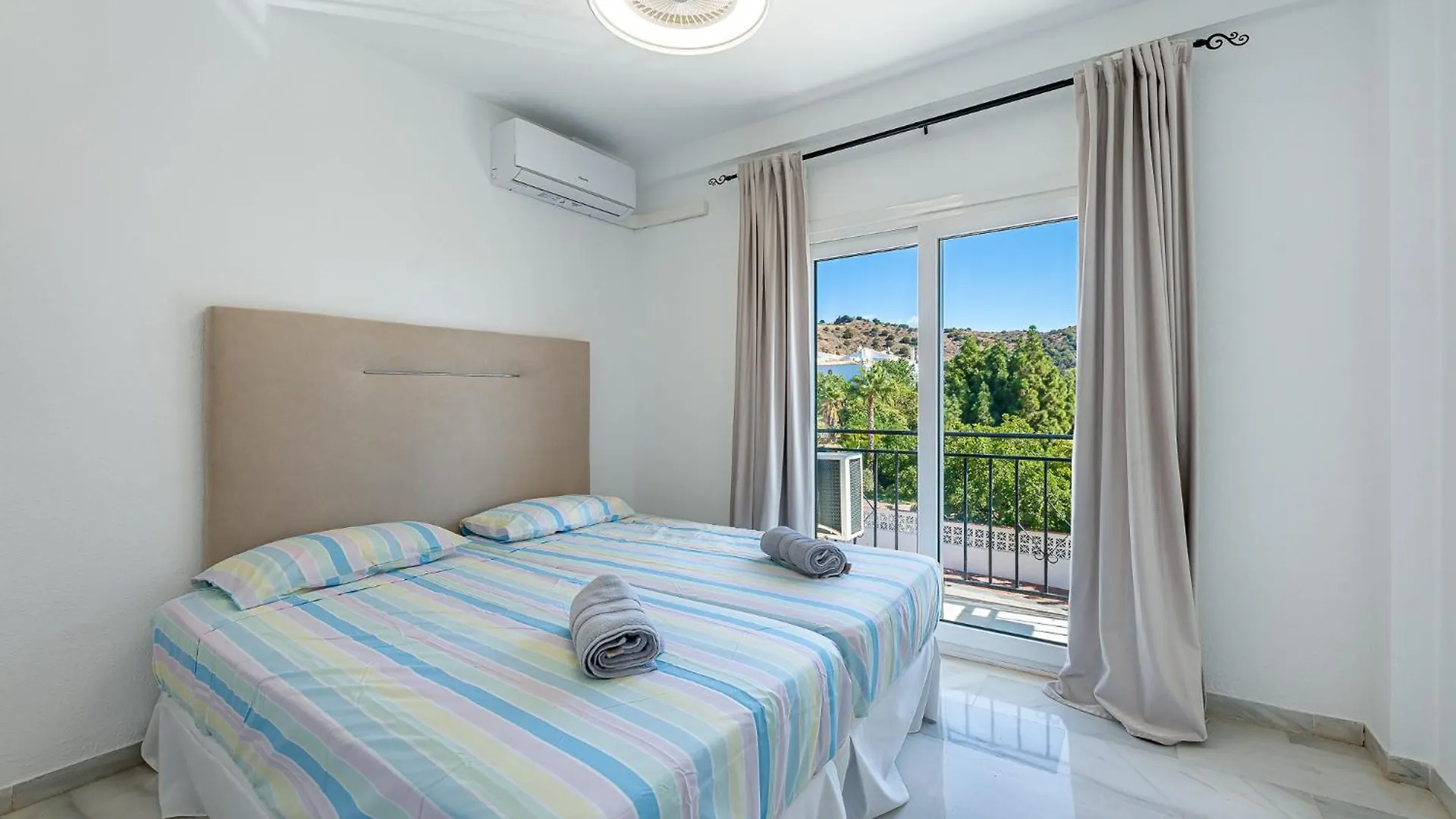 Sitio de Calahonda Calahonda 2 Bed With Indoor Swimming Pool 아파트