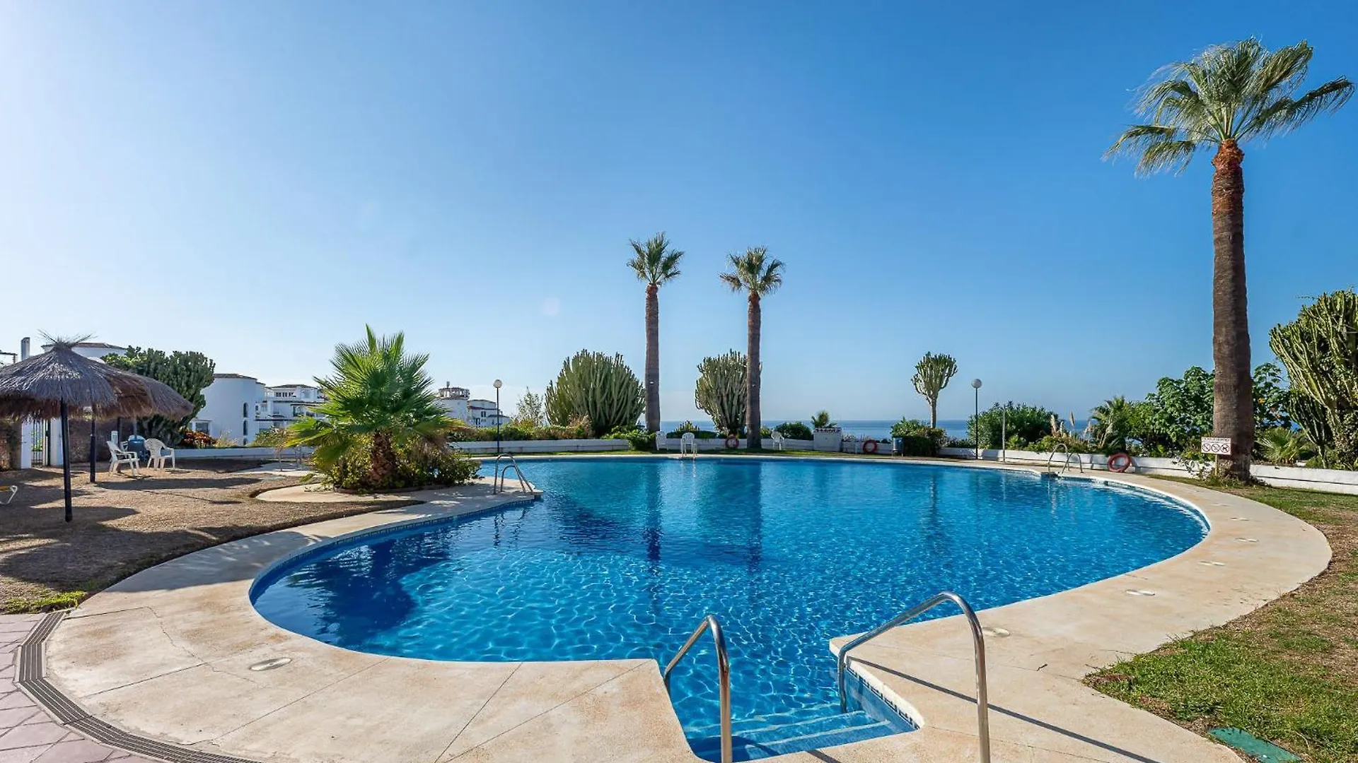 Sitio de Calahonda Calahonda 2 Bed With Indoor Swimming Pool 아파트 스페인